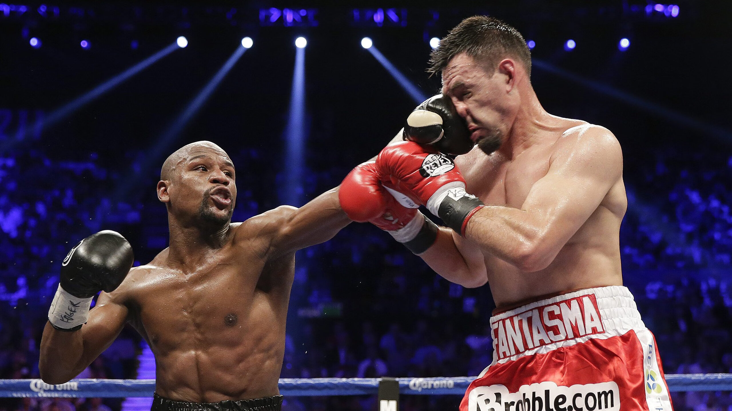 世界自行车联盟发布2026年安全新规 强制使用最新头盔标准