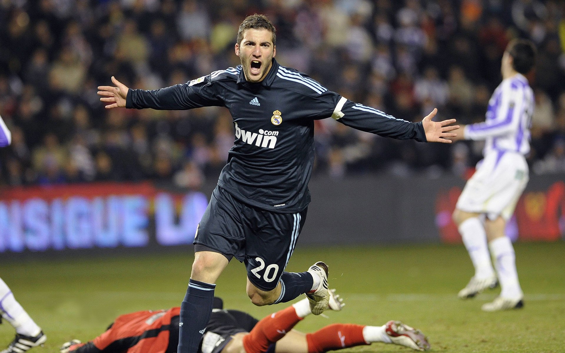 球队客场球迷人数创新高